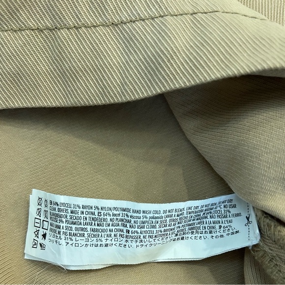 Forever 21 Men's Camp Collar Button-Up short sleeve Shirt size M color tan - Picture 7 of 7